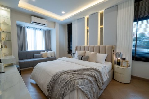 House in Chiang Mai, Thailand 4 bedrooms № 155324 - photo 17