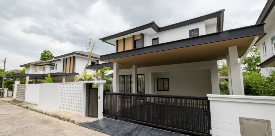 House in Chiang Mai, Thailand 4 bedrooms № 155324