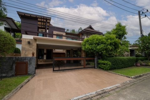 Villa in Chiang Mai, Thailand 5 bedrooms № 155326