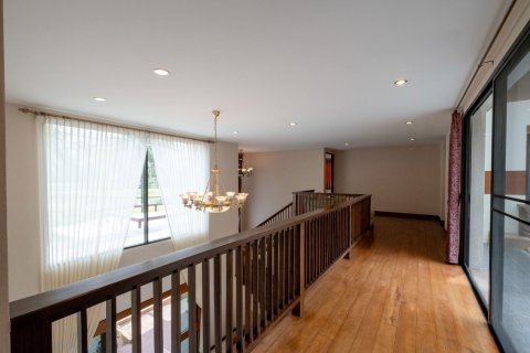 Villa in Chiang Mai, Thailand 5 bedrooms № 155326 - photo 8