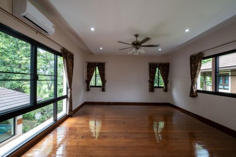 Villa in Chiang Mai, Thailand 5 bedrooms № 155326 - photo 11
