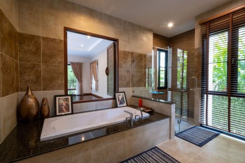 Villa in Chiang Mai, Thailand 5 bedrooms № 155326 - photo 16
