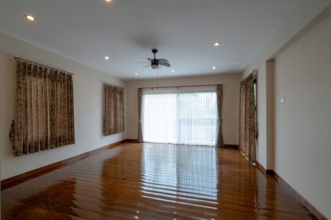 Вилла в Чиангмае, Таиланд с 5 спальнями № 155326 - фото 14