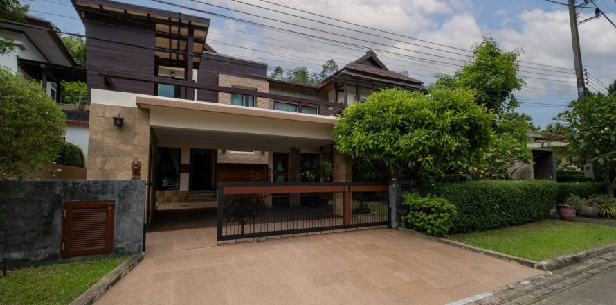 Villa in Chiang Mai, Thailand 5 bedrooms № 155326