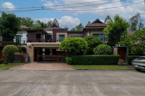 Villa in Chiang Mai, Thailand 5 bedrooms № 155326 - photo 2