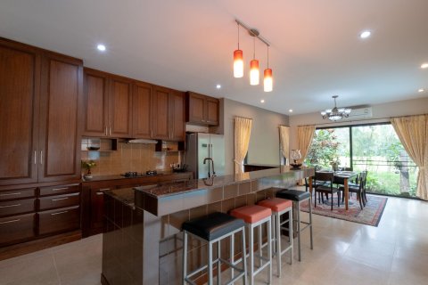 Villa in Chiang Mai, Thailand 5 bedrooms № 155326 - photo 7