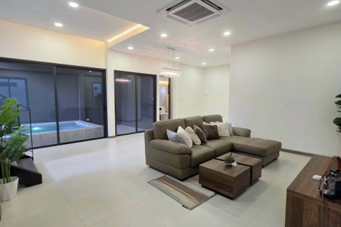 House in Phra Khanong, Bangkok, Thailand 3 bedrooms № 142071 - photo 11