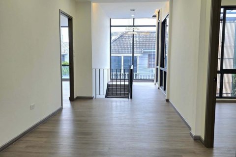 House in Phra Khanong, Bangkok, Thailand 3 bedrooms № 142071 - photo 8