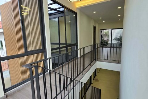 House in Phra Khanong, Bangkok, Thailand 3 bedrooms № 142071 - photo 22