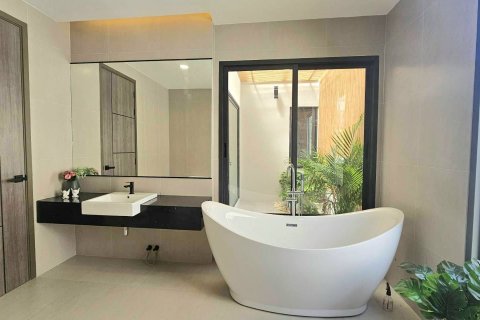 House in Phra Khanong, Bangkok, Thailand 3 bedrooms № 142071 - photo 21