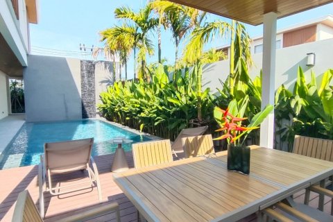 Villa in Rawai, Thailand 4 bedrooms № 70964 - photo 14