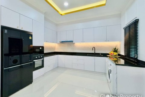 Дом в Паттайе, Таиланд с 5 спальнями № 163985 - фото 11