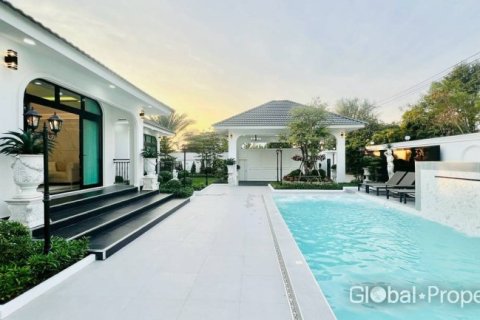 Дом в Паттайе, Таиланд с 5 спальнями № 163985 - фото 18