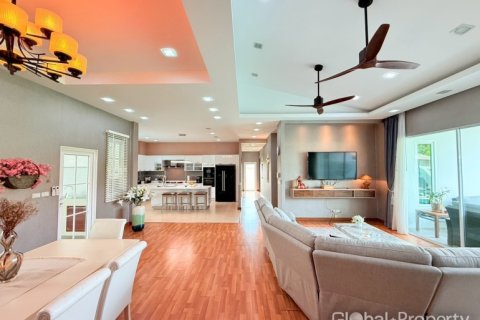 Дом в Паттайе, Таиланд с 5 спальнями № 163989 - фото 19