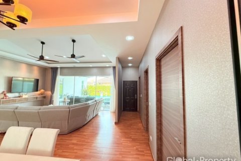 Дом в Паттайе, Таиланд с 5 спальнями № 163989 - фото 27