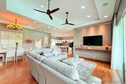 Дом в Паттайе, Таиланд с 5 спальнями № 163989 - фото 11