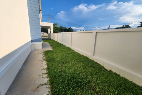 House in Mae Rim, Thailand 3 bedrooms № 148228 - photo 24