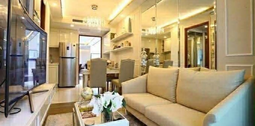 Studio dans le Condo à Huai Khwang, Bangkok, Thaïlande  № 148230