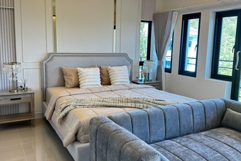 Villa in Phuket, Thailand 5 bedrooms № 161728 - photo 5