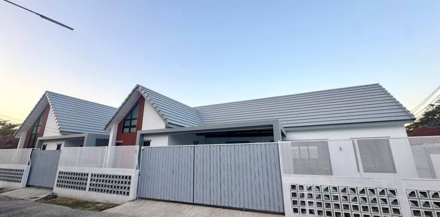 House in Pattaya, Thailand 3 bedrooms № 161730