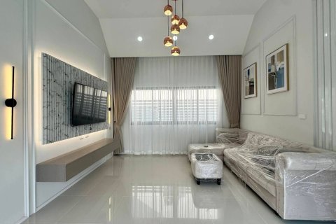 House in Pattaya, Thailand 3 bedrooms № 161730 - photo 3