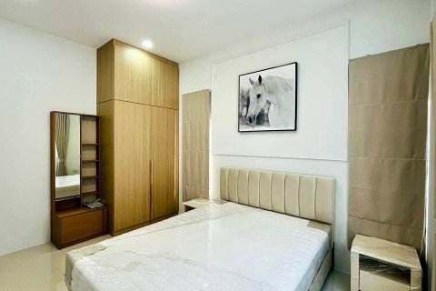 House in Pattaya, Thailand 3 bedrooms № 161730 - photo 10