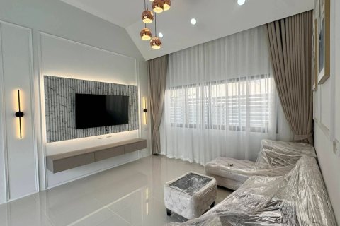 House in Pattaya, Thailand 3 bedrooms № 161730 - photo 8