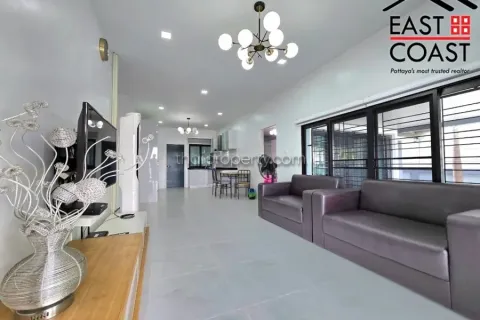 Casa de 3 dormitorios en Pattaya, Tailandia № 213582 - foto 12