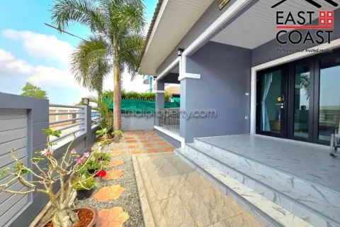 Casa de 3 dormitorios en Pattaya, Tailandia № 213582 - foto 5