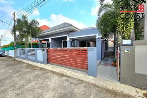 Casa de 3 dormitorios en Pattaya, Tailandia № 213582 - foto 2
