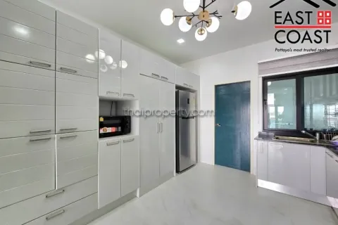 Casa de 3 dormitorios en Pattaya, Tailandia № 213582 - foto 15