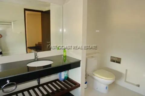 Condominio de 2 dormitorios en Jomtien Beach, Pattaya, Tailandia № 213581 - foto 9