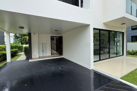 Villa in Phuket, Thailand 5 bedrooms № 135743 - photo 2