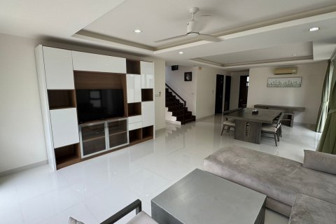 Villa in Phuket, Thailand 5 bedrooms № 135743 - photo 8