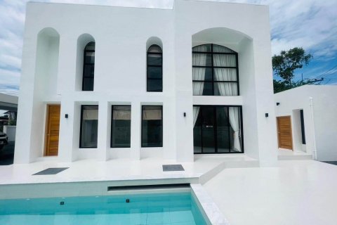 House in Chiang Mai, Thailand 5 bedrooms № 121864 - photo 1