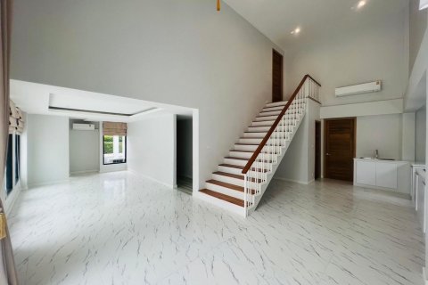 House in Chiang Mai, Thailand 5 bedrooms № 121864 - photo 16