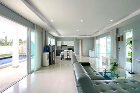 Haus in Pattaya, Thailand 5 Schlafzimmer № 223061 - Foto 3
