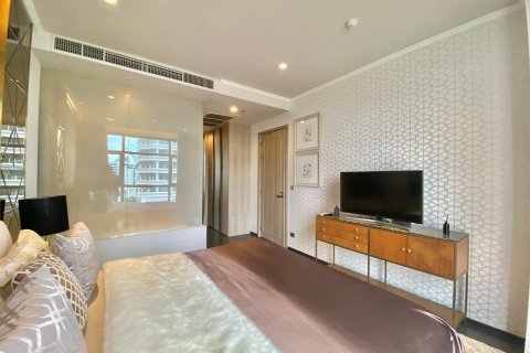 Condo in Watthana, Bangkok, Thailand, 2 bedrooms  № 173481 - photo 9