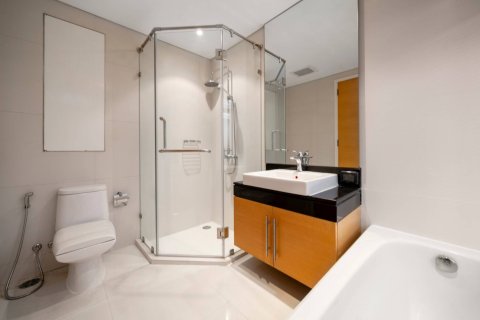 Condo in Bangkok, Thailand, 2 bedrooms  № 180753 - photo 17