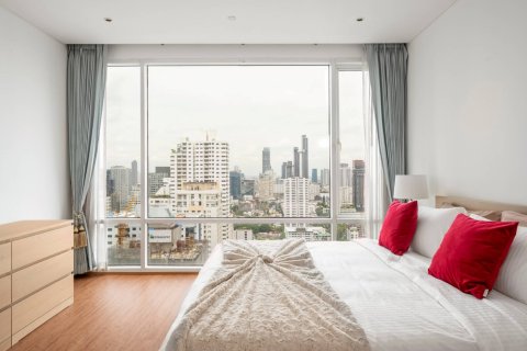 Condo in Bangkok, Thailand, 2 bedrooms  № 180753 - photo 14