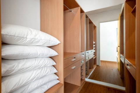 Condo in Bangkok, Thailand, 2 bedrooms  № 180753 - photo 22