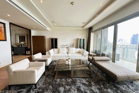Penthouse in Bangkok, Thailand 3 bedrooms № 180751 - photo 2