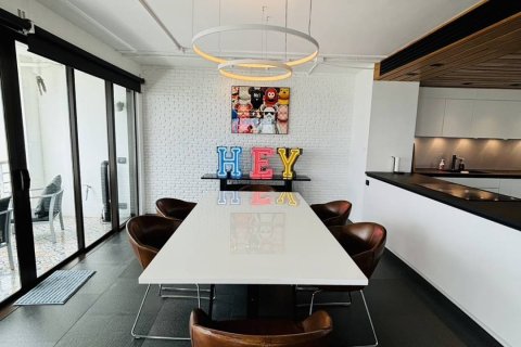 Condo in Bangkok, Thailand, 3 bedrooms  № 180755 - photo 7