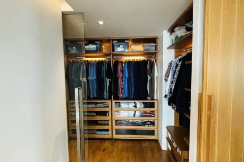 Condo in Bangkok, Thailand, 3 bedrooms  № 180755 - photo 25