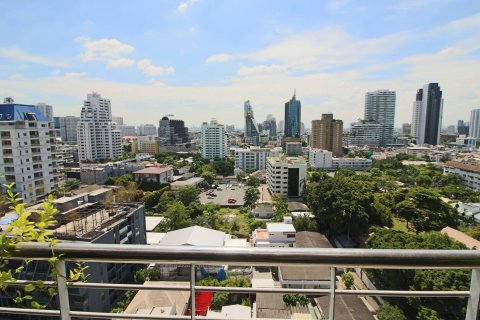 Condo in Bangkok, Thailand, 3 bedrooms  № 180755 - photo 10