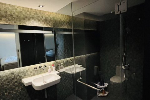 Condo in Bangkok, Thailand, 3 bedrooms  № 180755 - photo 27