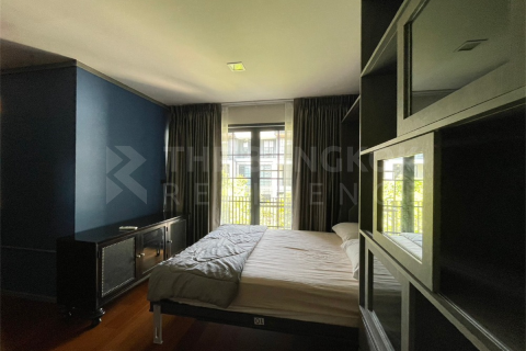 House in Bangkok, Thailand 4 bedrooms № 188990