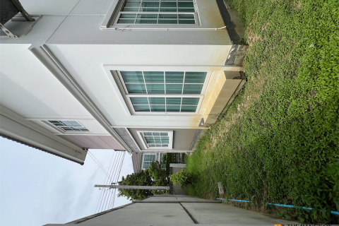 House in Bangkok, Thailand 4 bedrooms № 188989