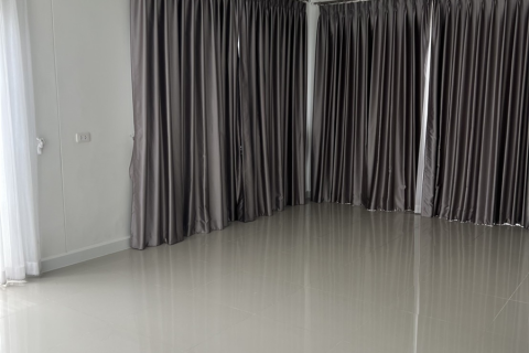 House in Bangkok, Thailand 4 bedrooms № 188989