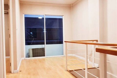 Townhouse in Bangkok, Thailand 4 bedrooms № 189699
